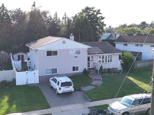 58 Narcissus Avenue, Hicksville NY 11801