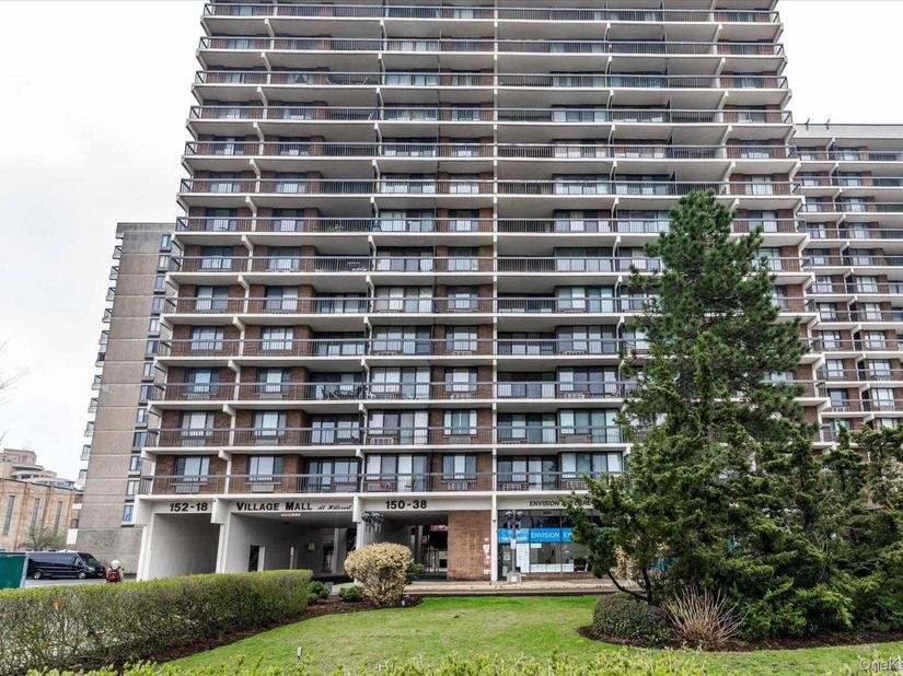 15038 Union Turnpike 2H, Flushing NY 11367
