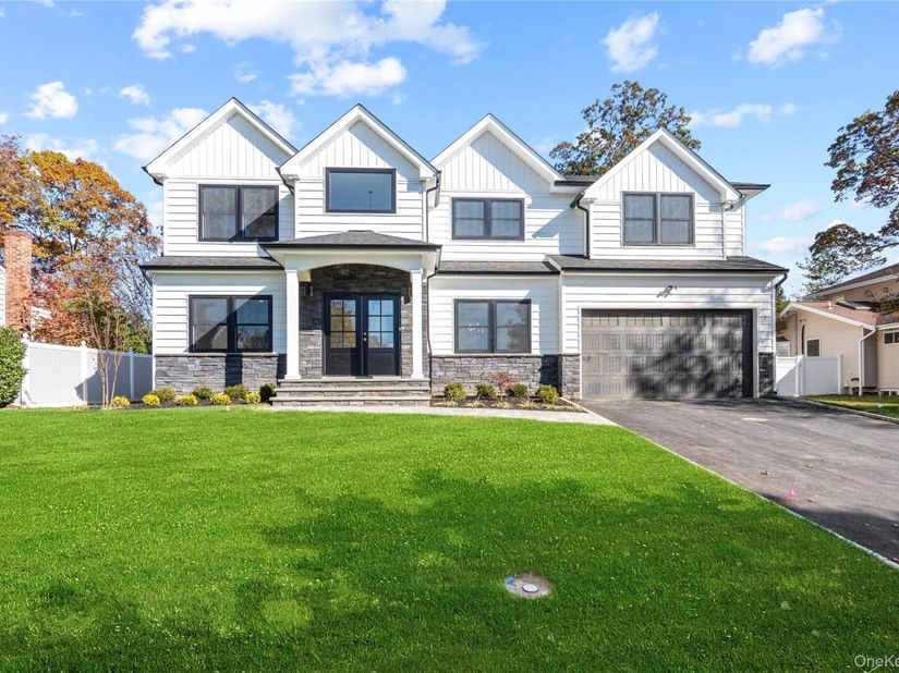 5 Steuben Drive, Jericho NY 11753