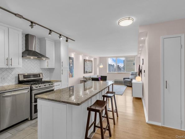 345 E 93rd Street 29D, New York (Manhattan) NY 10128