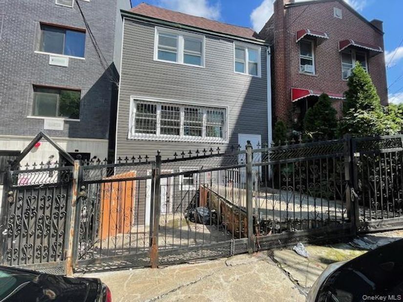 1802 Palisade Place, Bronx NY 10453