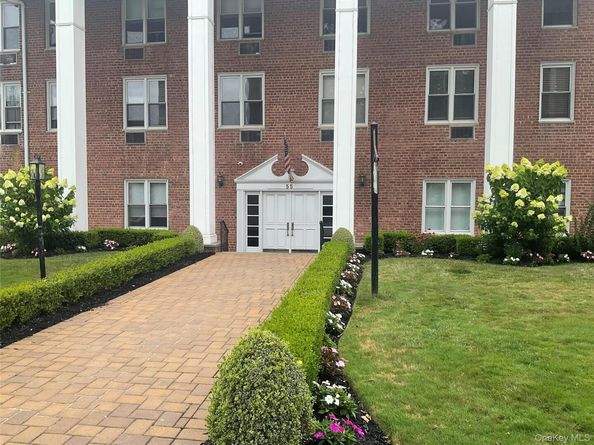 55 Lenox Road 3X, Rockville Centre NY 11570