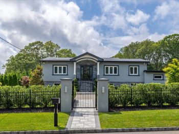 154 Mac Arthur Boulevard