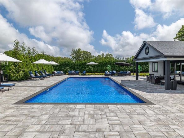 154 Mac Arthur Boulevard, Hauppauge NY 11788