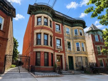 748 Kelly Street