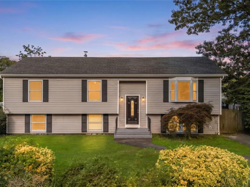 31 Concord Road, Shirley NY 11967