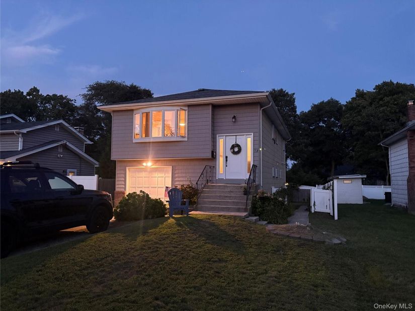 73 Cherokee Avenue, West Islip NY 11795