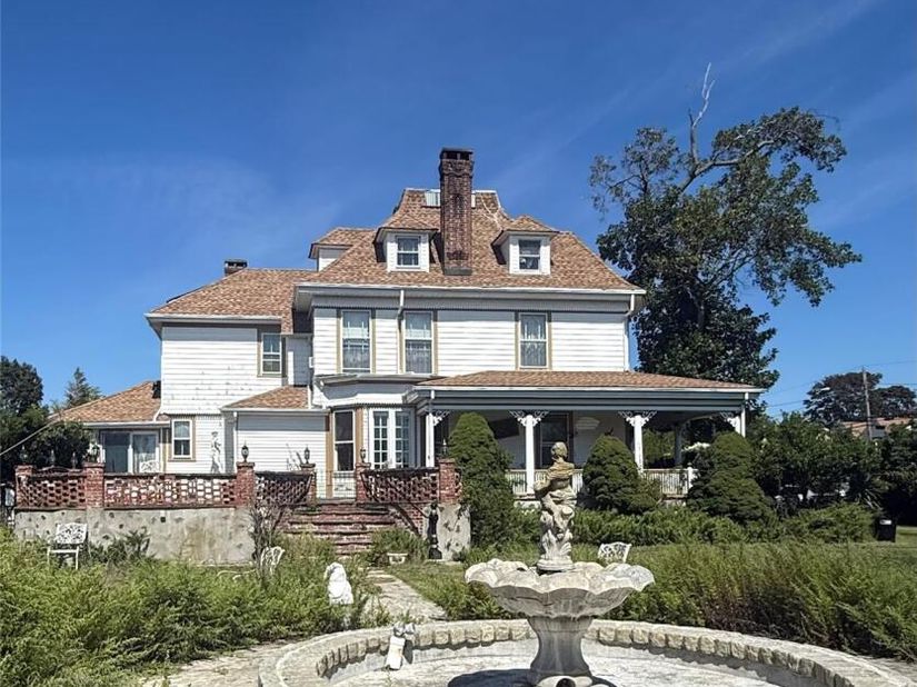 436 Bay Avenue, East Patchogue NY 11772