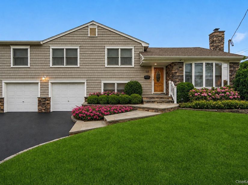 118 Chester Avenue, Massapequa Park NY 11762