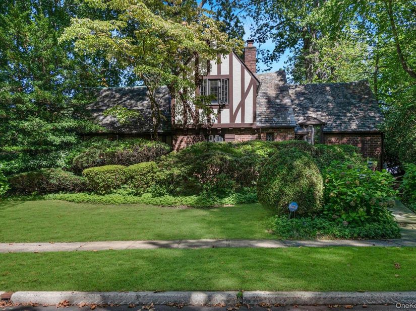 57 Wensley Drive, Great Neck NY 11020