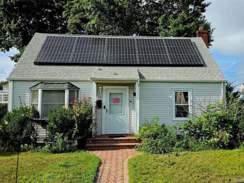 12 Robert Street, Hicksville NY 11801