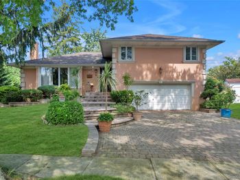936 Stratford Court