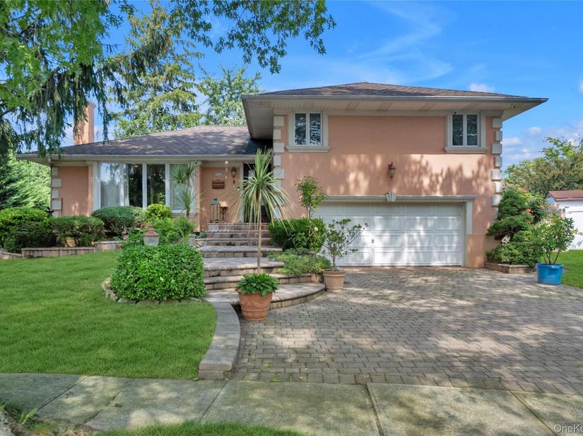 936 Stratford Court, Westbury NY 11590