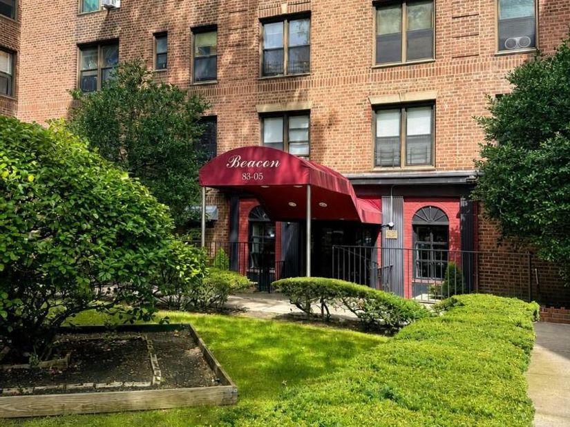 83-05 98 Street 5B, Woodhaven NY 11421