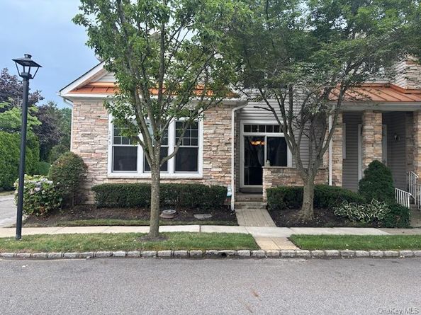 123 Links Court, Port Washington NY 11050