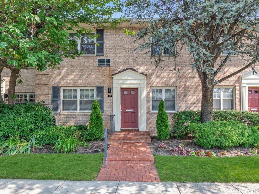 415 Merrick Road 1L, Rockville Centre NY 11570