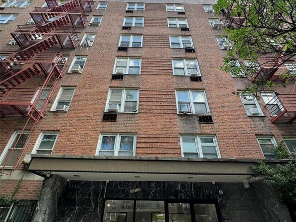 142-20 41st Ave 6C, Flushing NY 11355