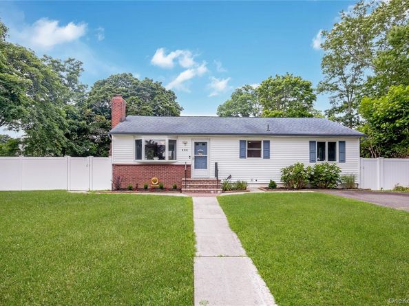 522 Amsterdam Avenue, East Patchogue NY 11772