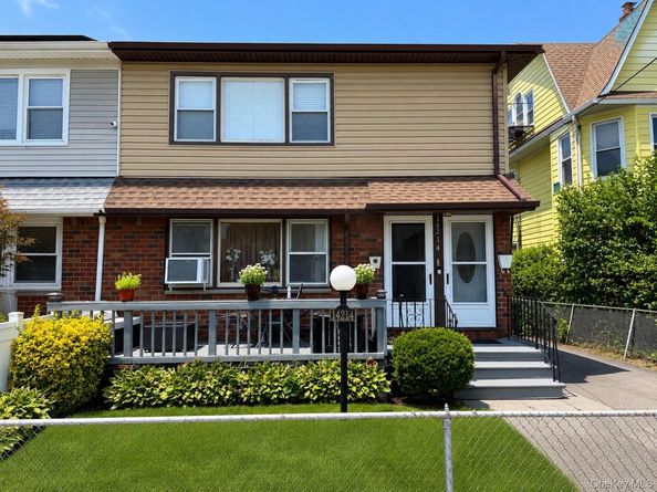 14214 222nd Street, Laurelton NY 11413