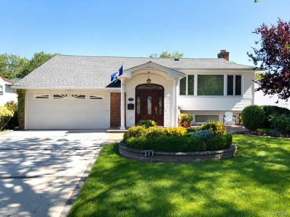 377 Old Courthouse Road, Manhasset Hills NY 11040