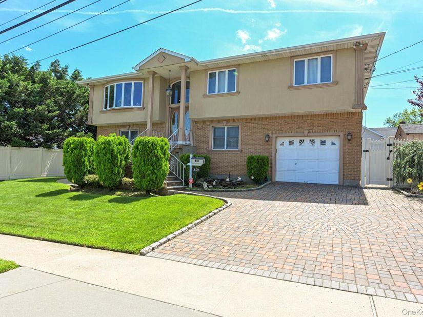 859 Maloon Avenue, Franklin Square NY 11010