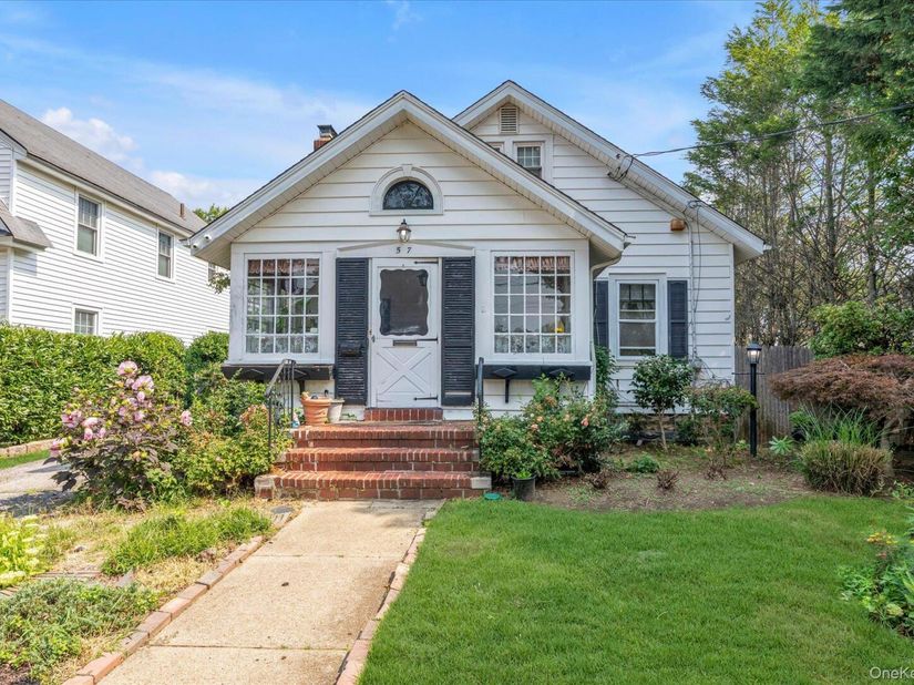 57 Raymond Street, Rockville Centre NY 11570