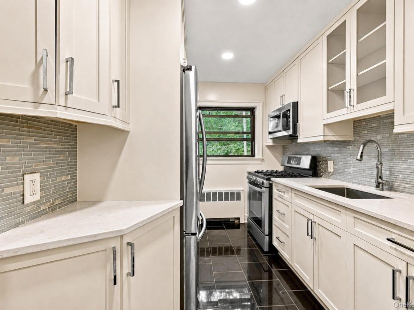 73-02 Springfield Boulevard 2nd Fl, Bayside NY 11364