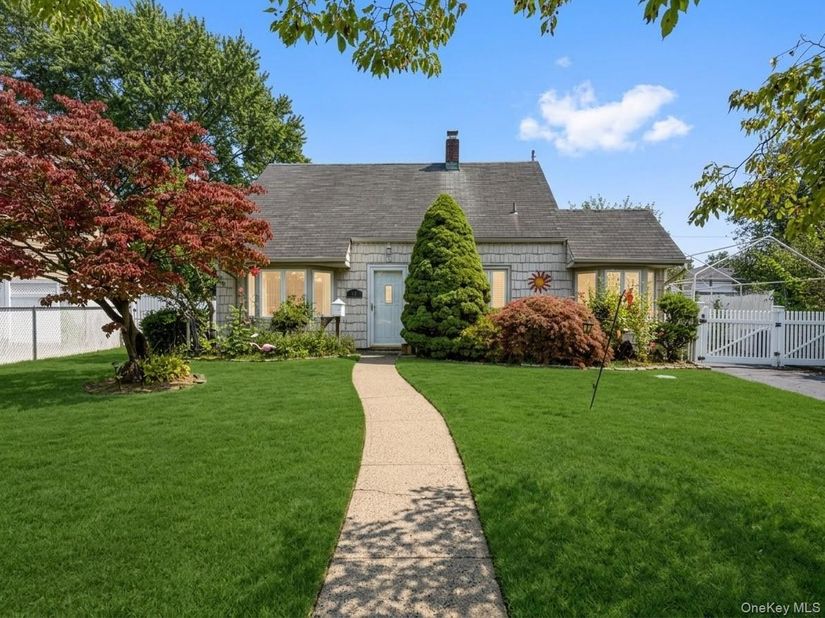19 Curve Lane, Levittown NY 11756