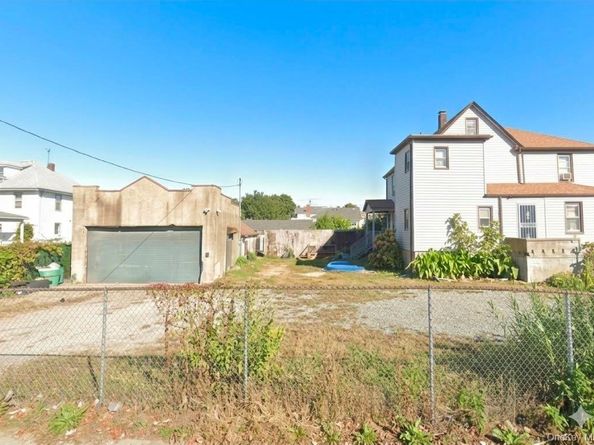 111 Wahl Avenue, Inwood NY 11096