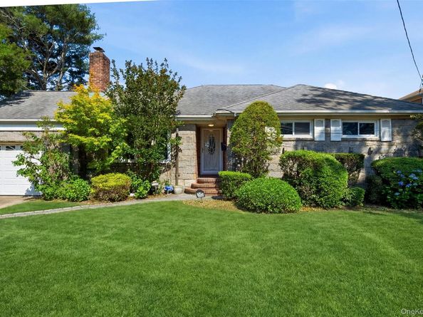 169 Landau Avenue, Floral Park NY 11001