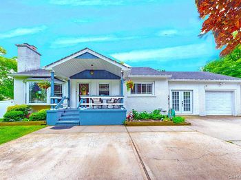 8 Van Cedar Street SE