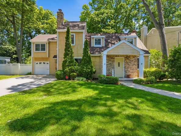 2595 Yorktown Street, Oceanside NY 11572