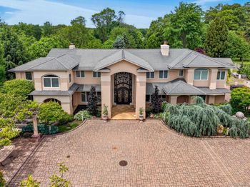 5 Glen Hill Court