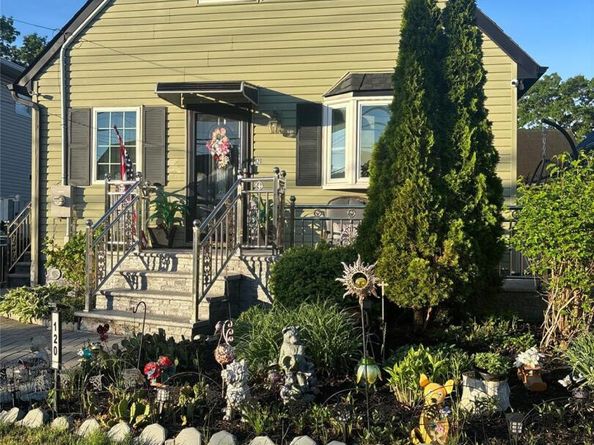 120 Fir Street, Valley Stream NY 11580