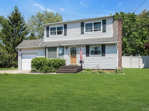 57 Wantagh Avenue, East Islip NY 11730