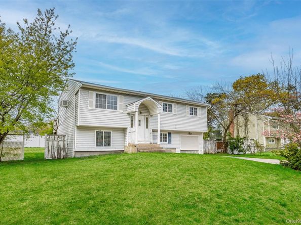 19 Liberty Avenue, Selden NY 11784