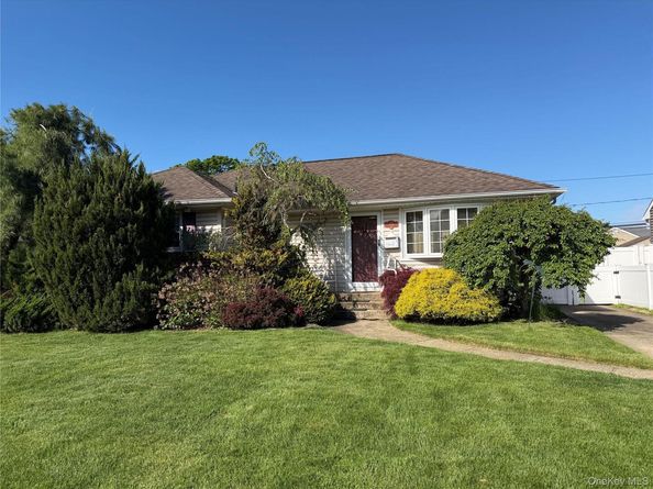 1108 McDonald Avenue, Wantagh NY 11793