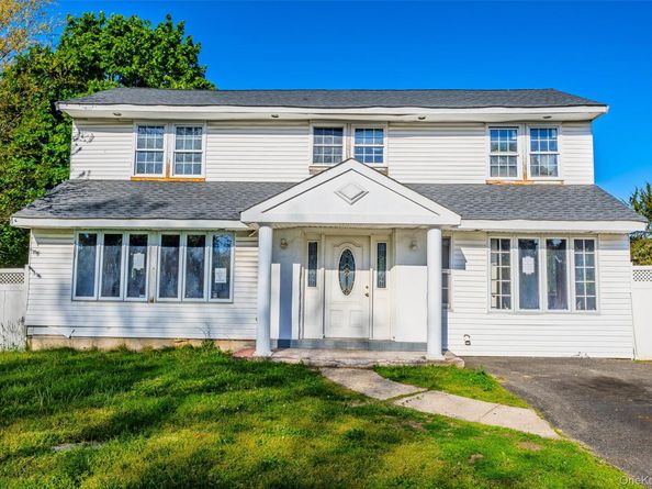 147 Branch Avenue, Central Islip NY 11722