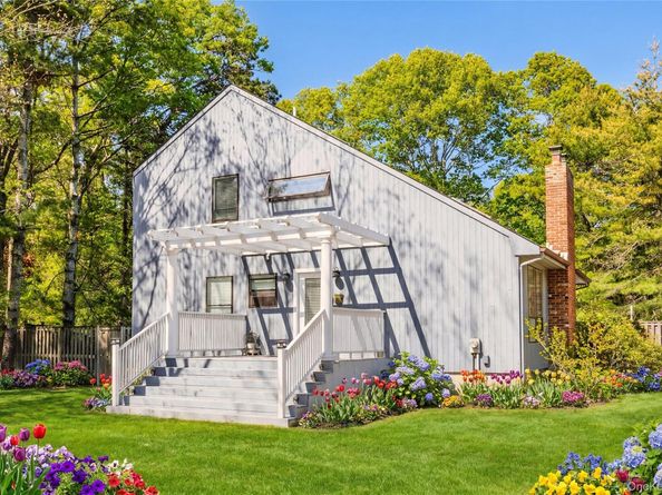 37 Blue Jay Way, East Hampton NY 11937