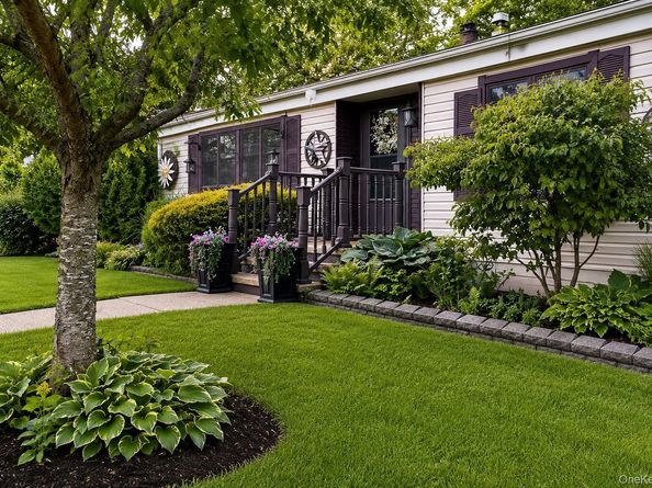 1661 Old Country 383, Riverhead NY 11901