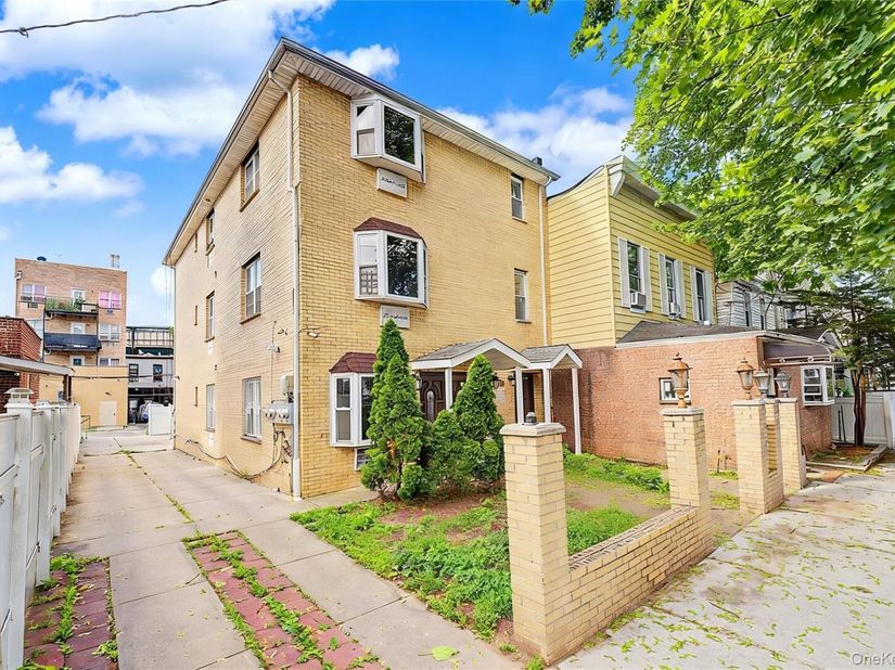 102-42 86th Road, Richmond Hill NY 11418