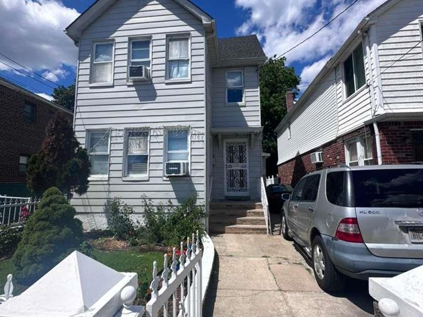 18811 Dunkirk Drive, Saint Albans NY 11412