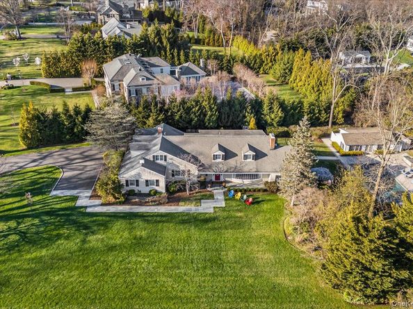 100 Elderfields Road, Manhasset NY 11030