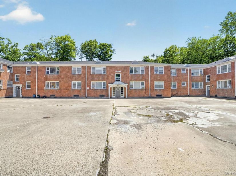 205 W Post Road E1O, White Plains NY 10606