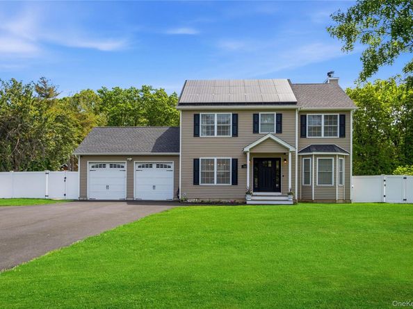587 Blue Point Road, Holtsville NY 11742