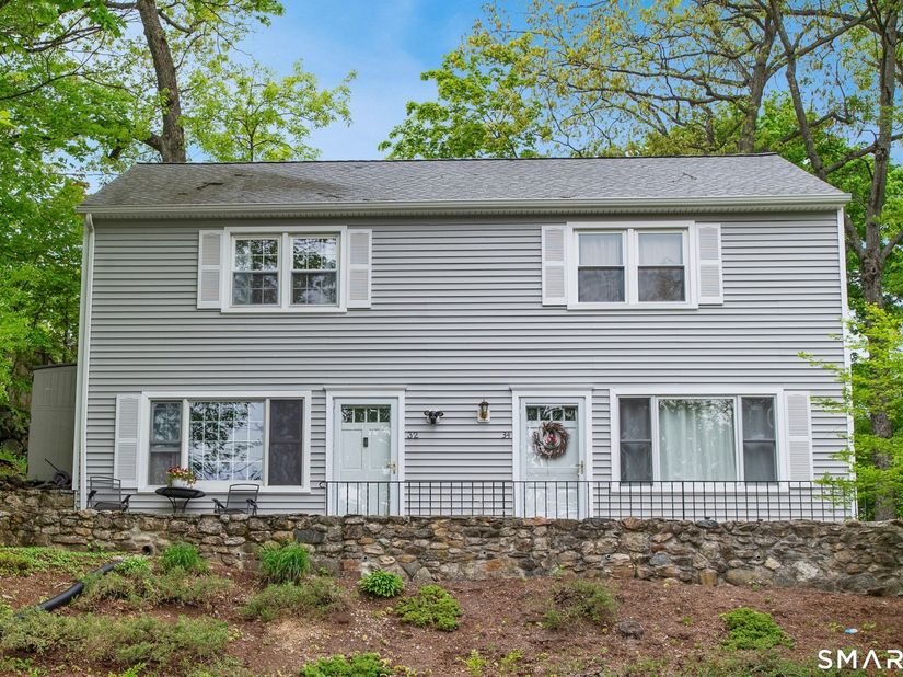 32 E Hills Drive 32, New Canaan CT 06840