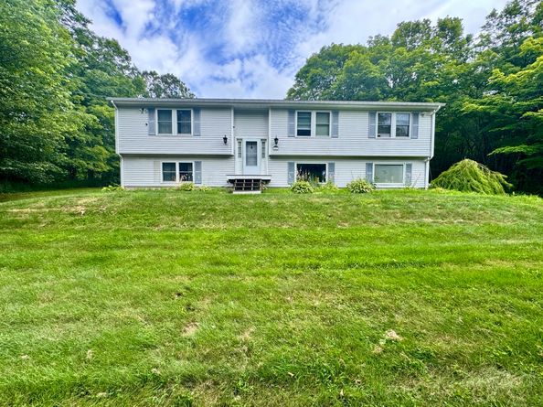 108 Webb Circle, Monroe CT 06468