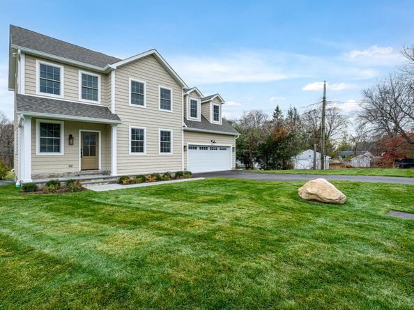 12 Walnut Ridge Court, Stamford CT 06905