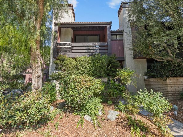 21931 Burbank Boulevard 5, Los Angeles CA 91367