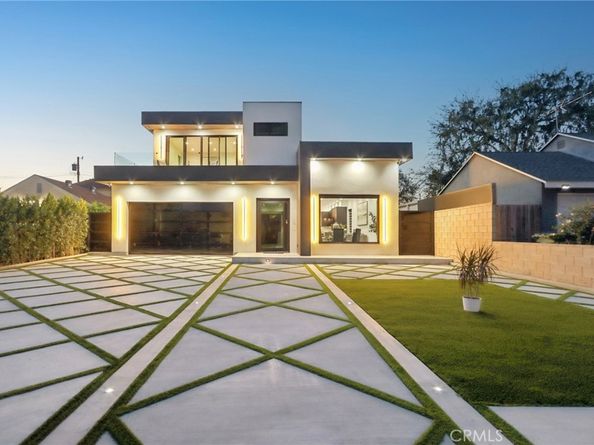 2227 N Lamer Street, Burbank CA 91504